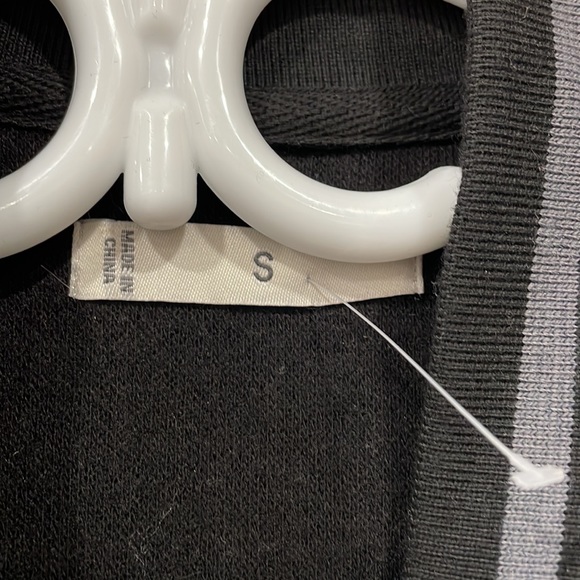 Huge Sale 🔥🔥🔥 Up To 80% Discount. Men's Hoodie BNWT Size : S - Picture 3 of 3